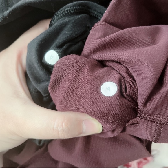 LIKE NEW LULULEMON High Rise Pant Legging Black Size 4 - Picture 4 of 5